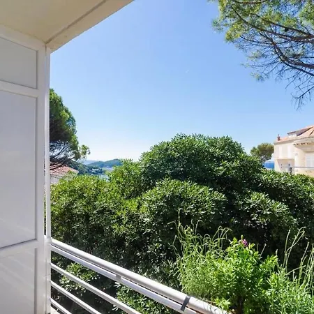 City Break - Two Bedroom With Balcony And Garden View A4 Apartment