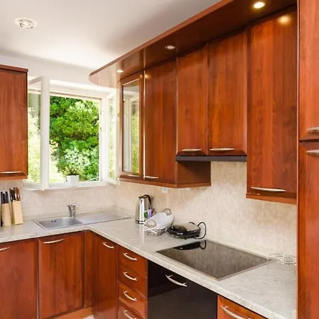 Lägenhet City Break - Two Bedroom With Balcony And Garden View A4