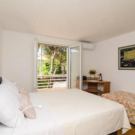 City Break - Two Bedroom With Balcony And Garden View A4 * Ντουμπρόβνικ