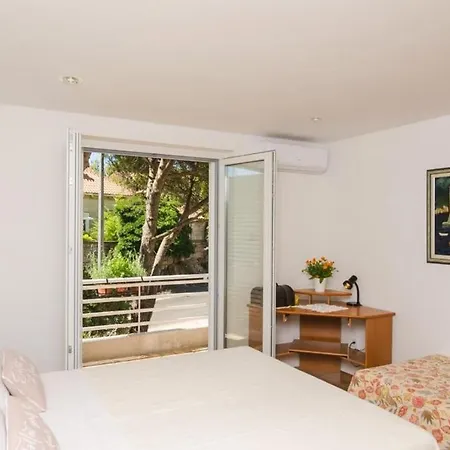 Διαμέρισμα City Break - Two Bedroom With Balcony And Garden View A4