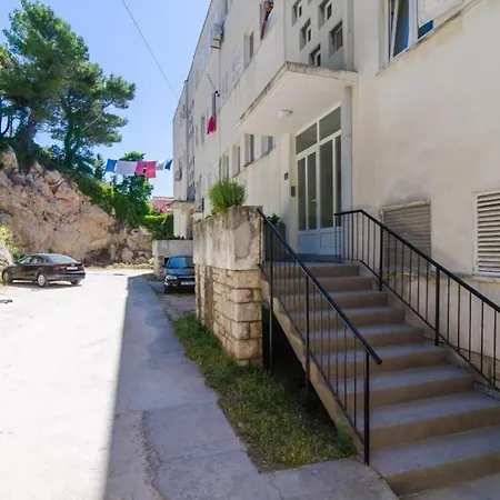 City Break - Two Bedroom With Balcony And Garden View A4 *